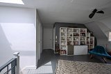 Arrivée sur le palier salon et vue sur la rambarde en serrurerie